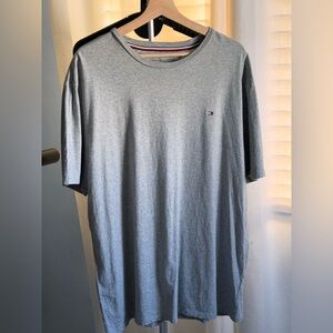 Tommy Hilfiger men’s extra large T-shirt ￼